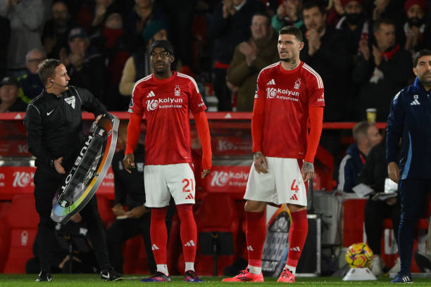 似乎合乎逻 似乎合乎逻